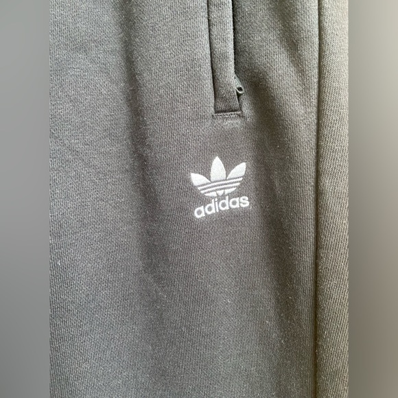Men’s Adidas Sweatpants - Picture 2 of 3